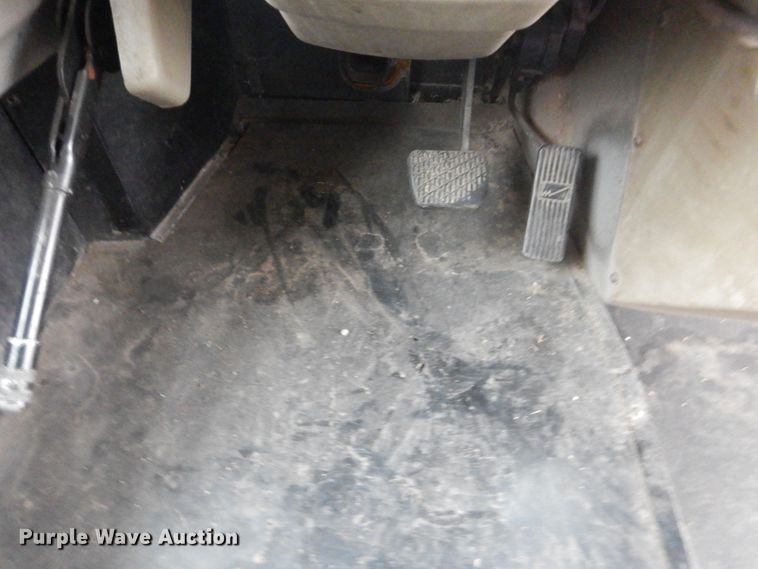 image for item GF9023 2004 Freightliner FS65 school bus