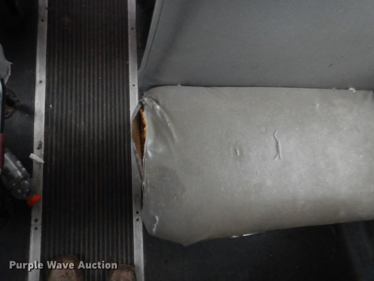 image for item GF9023 2004 Freightliner FS65 school bus