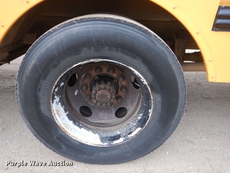 image for item GF9023 2004 Freightliner FS65 school bus