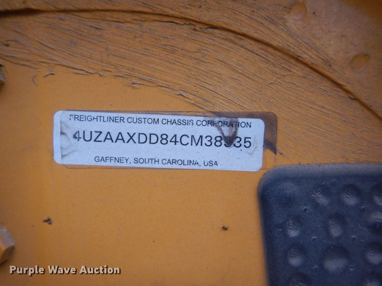 image for item GF9023 2004 Freightliner FS65 school bus