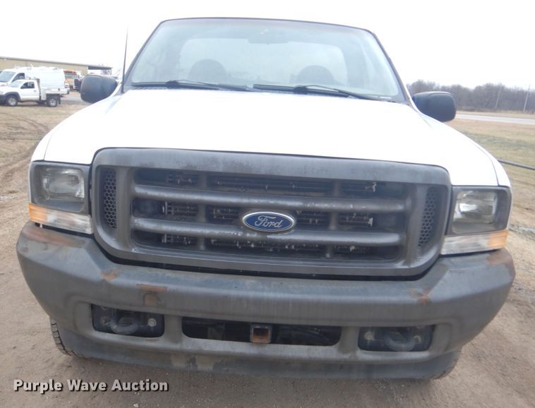 image for item GF9025 2002 Ford F250 Super Duty pickup truck