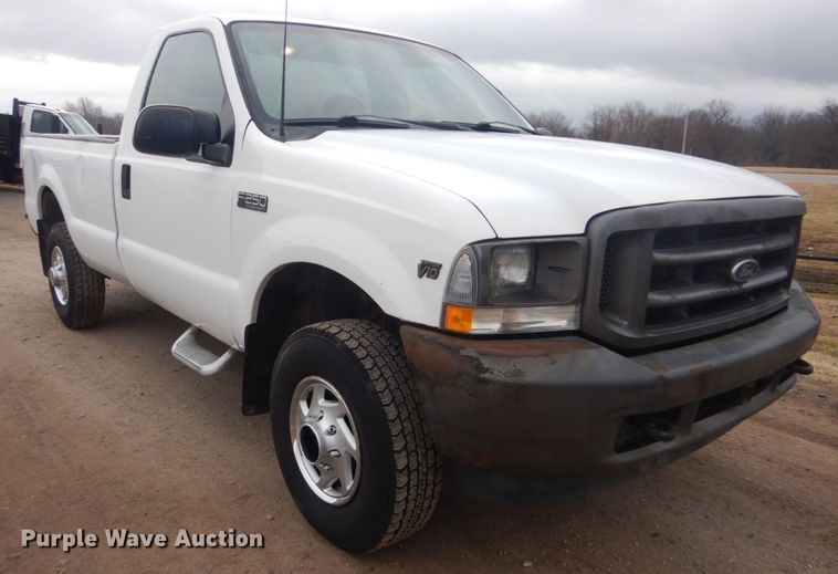 image for item GF9025 2002 Ford F250 Super Duty pickup truck