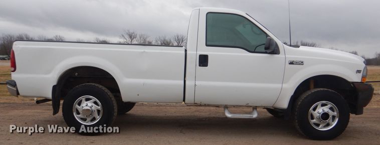 image for item GF9025 2002 Ford F250 Super Duty pickup truck