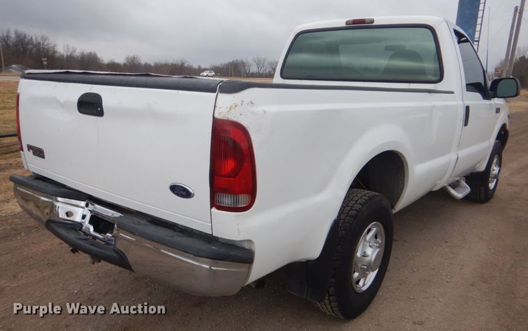 image for item GF9025 2002 Ford F250 Super Duty pickup truck
