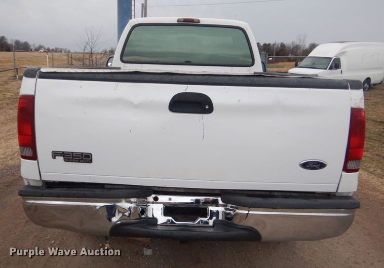 image for item GF9025 2002 Ford F250 Super Duty pickup truck