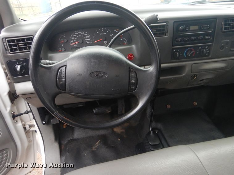 image for item GF9025 2002 Ford F250 Super Duty pickup truck