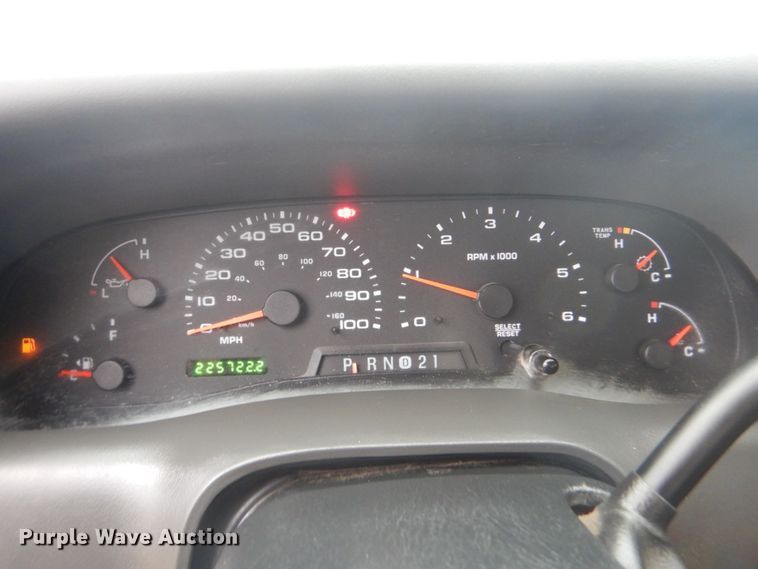 image for item GF9025 2002 Ford F250 Super Duty pickup truck