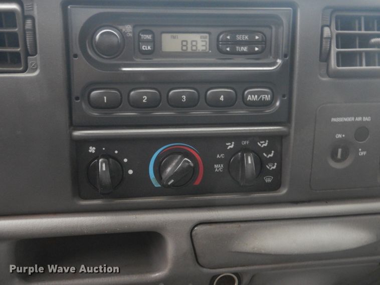 image for item GF9025 2002 Ford F250 Super Duty pickup truck