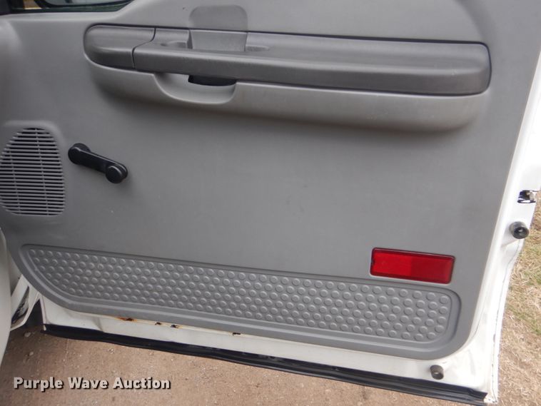 image for item GF9025 2002 Ford F250 Super Duty pickup truck