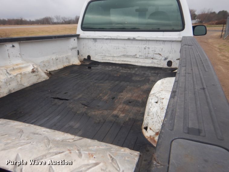 image for item GF9025 2002 Ford F250 Super Duty pickup truck