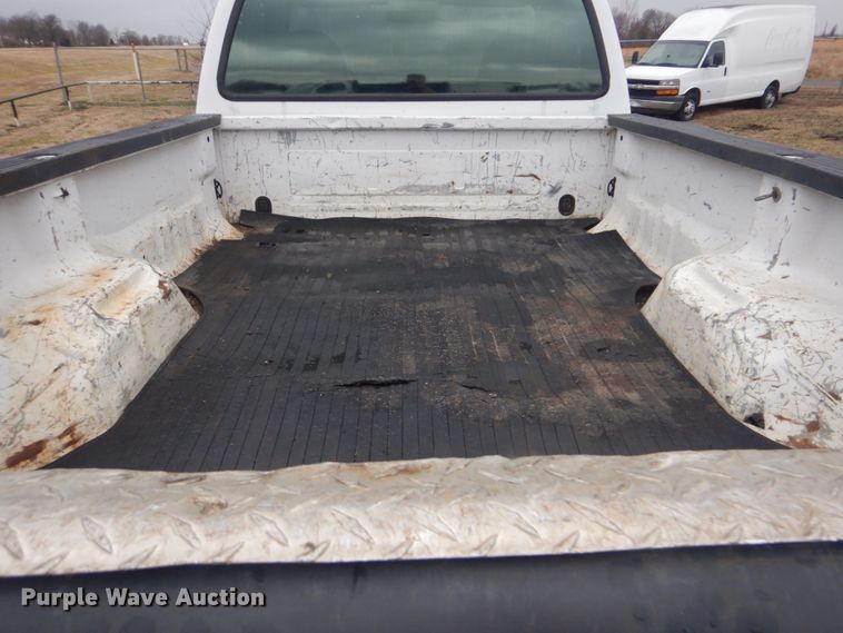 image for item GF9025 2002 Ford F250 Super Duty pickup truck