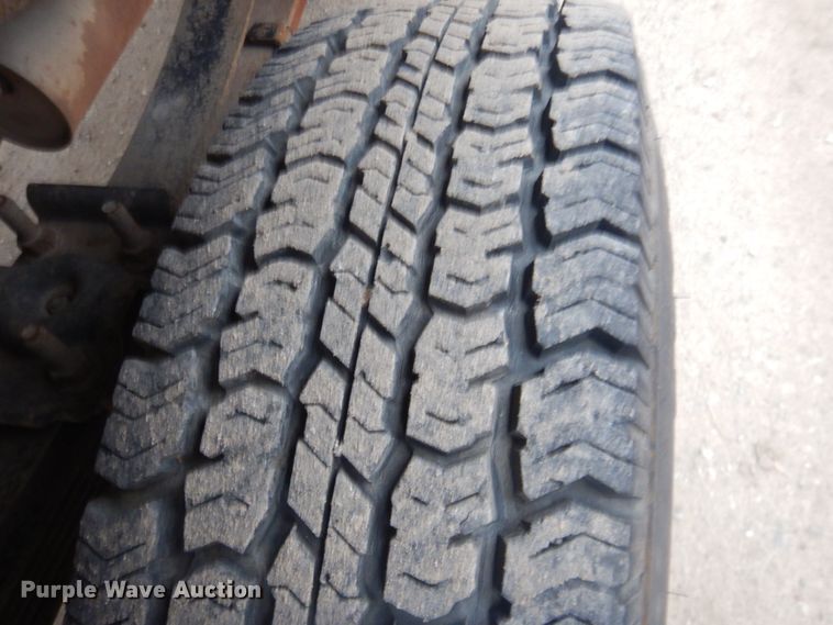 image for item GF9025 2002 Ford F250 Super Duty pickup truck