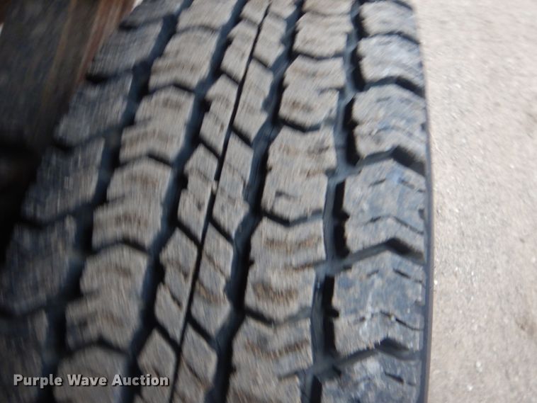 image for item GF9025 2002 Ford F250 Super Duty pickup truck