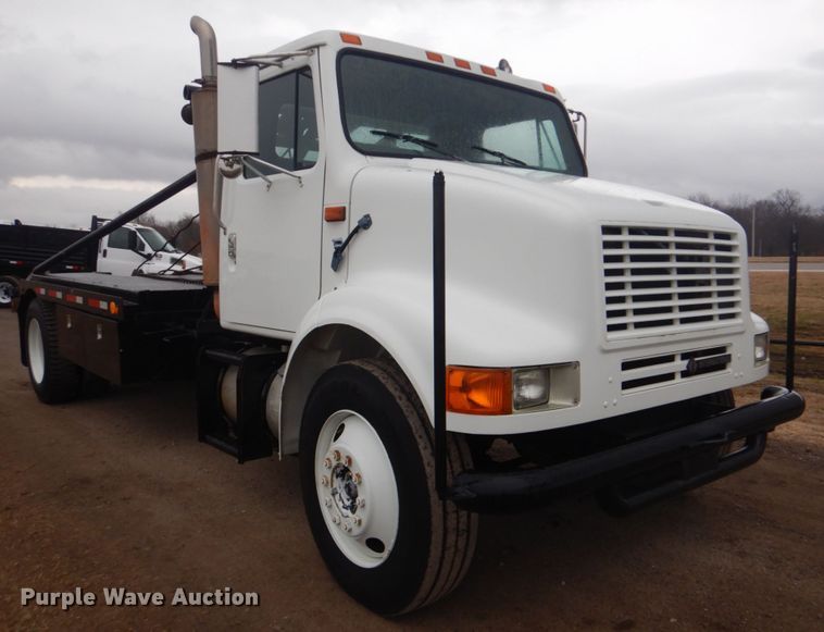 image for item GF9026 1991 International 7100 winch truck