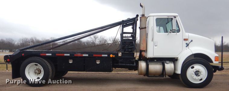 image for item GF9026 1991 International 7100 winch truck