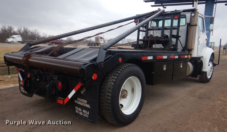 image for item GF9026 1991 International 7100 winch truck