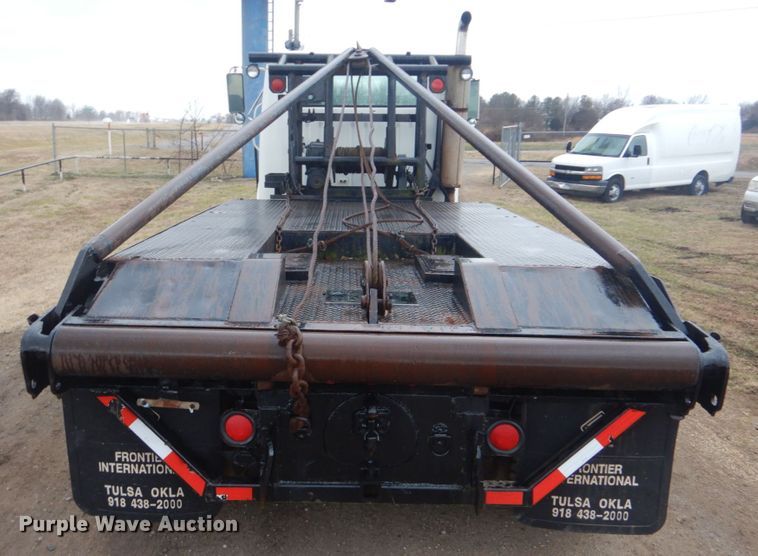 image for item GF9026 1991 International 7100 winch truck