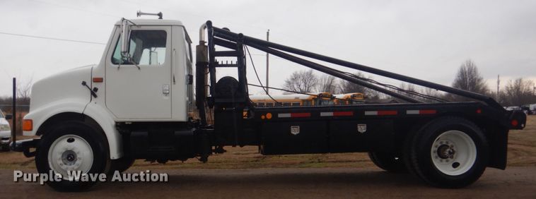 image for item GF9026 1991 International 7100 winch truck