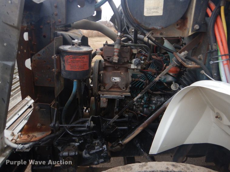 image for item GF9026 1991 International 7100 winch truck