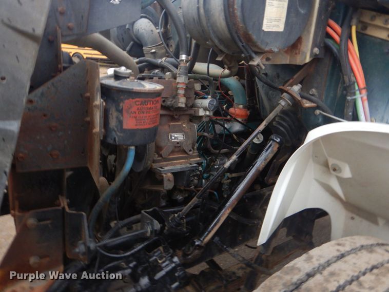 image for item GF9026 1991 International 7100 winch truck