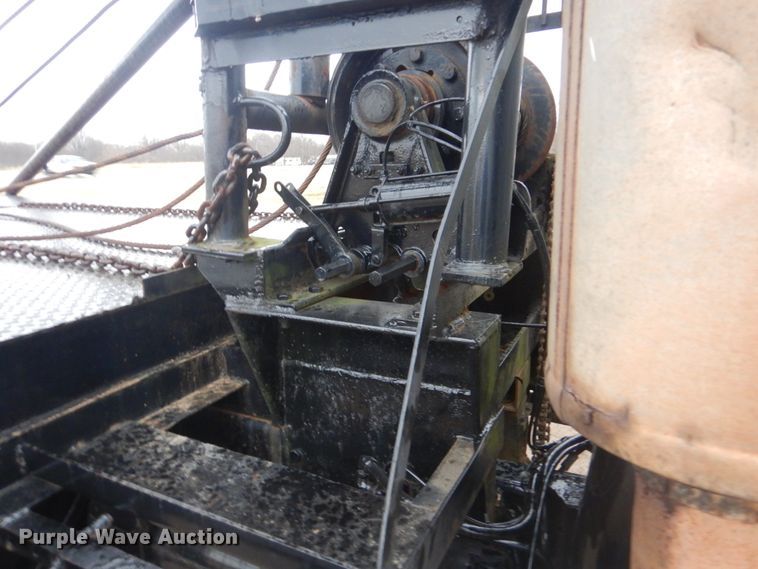 image for item GF9026 1991 International 7100 winch truck