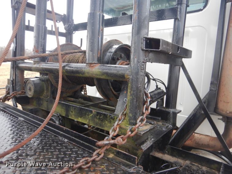 image for item GF9026 1991 International 7100 winch truck