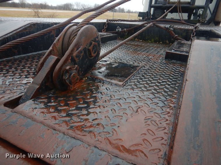 image for item GF9026 1991 International 7100 winch truck