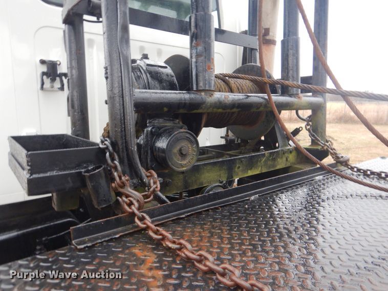 image for item GF9026 1991 International 7100 winch truck