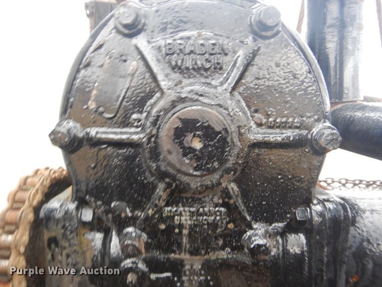 image for item GF9026 1991 International 7100 winch truck