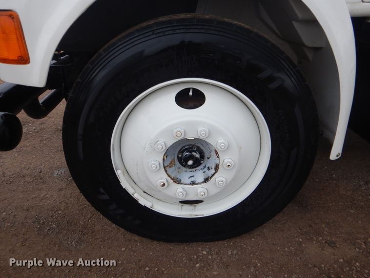 image for item GF9026 1991 International 7100 winch truck