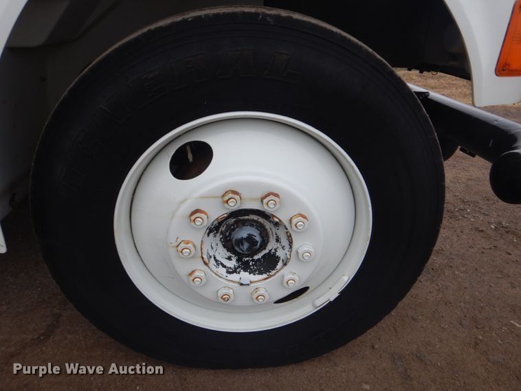 image for item GF9026 1991 International 7100 winch truck