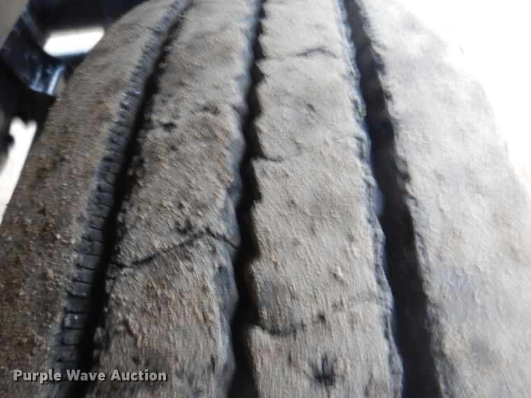 image for item GF9026 1991 International 7100 winch truck