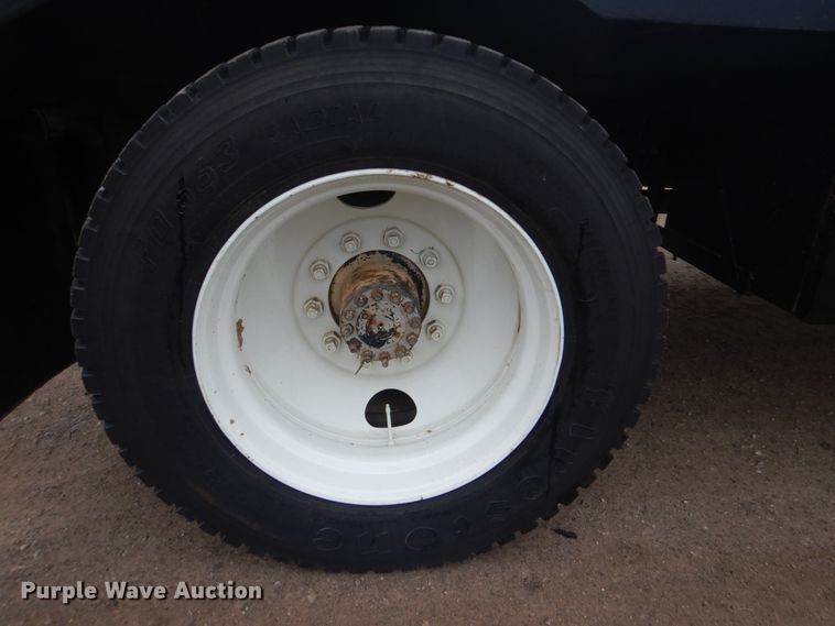 image for item GF9026 1991 International 7100 winch truck