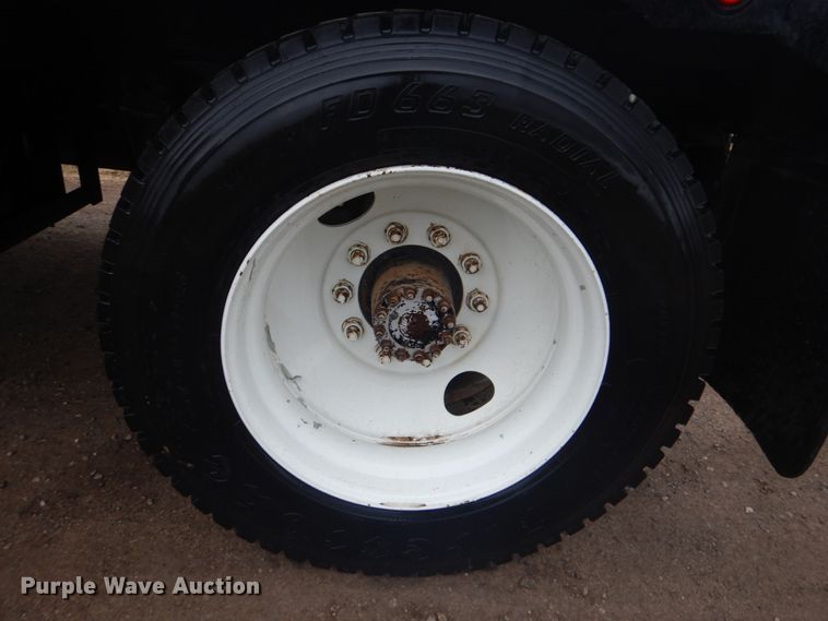 image for item GF9026 1991 International 7100 winch truck