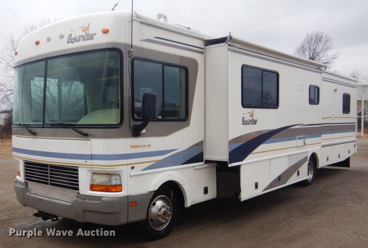 image for item GF9027 2001 Fleetwood Bounder RV