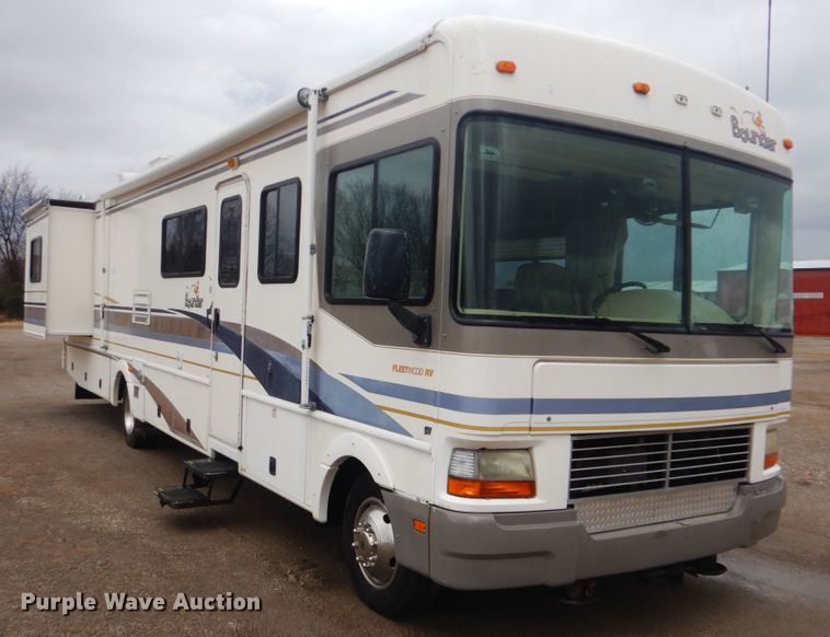 image for item GF9027 2001 Fleetwood Bounder RV