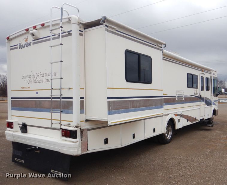 image for item GF9027 2001 Fleetwood Bounder RV