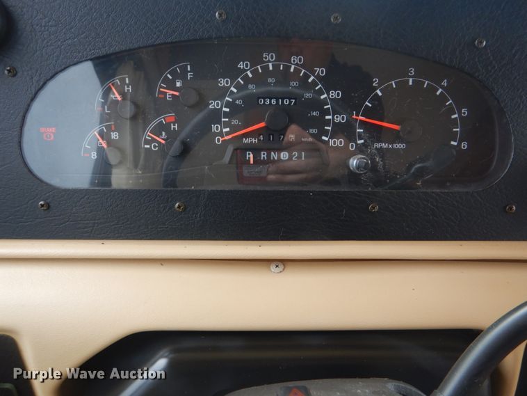 image for item GF9027 2001 Fleetwood Bounder RV