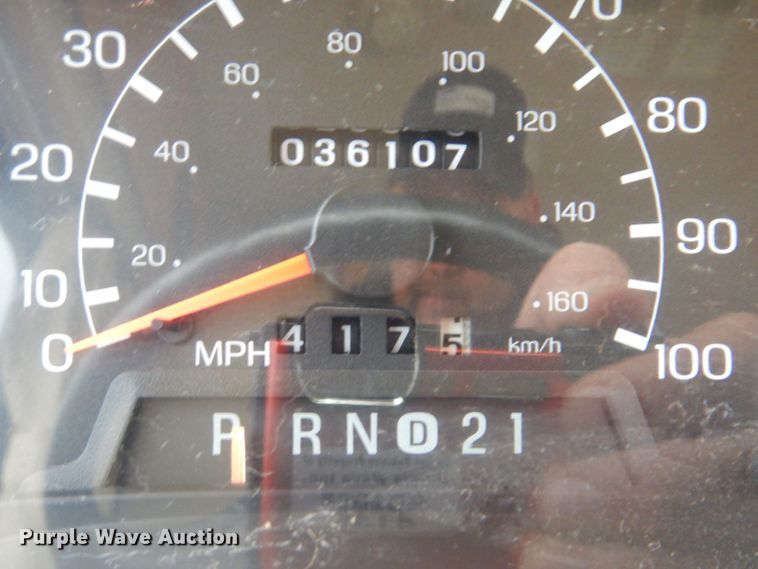 image for item GF9027 2001 Fleetwood Bounder RV