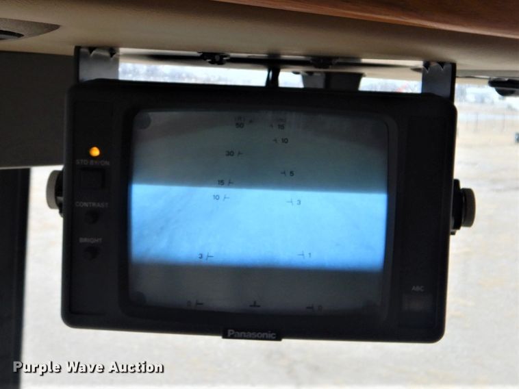 image for item GF9027 2001 Fleetwood Bounder RV