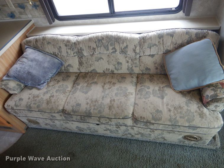 image for item GF9027 2001 Fleetwood Bounder RV