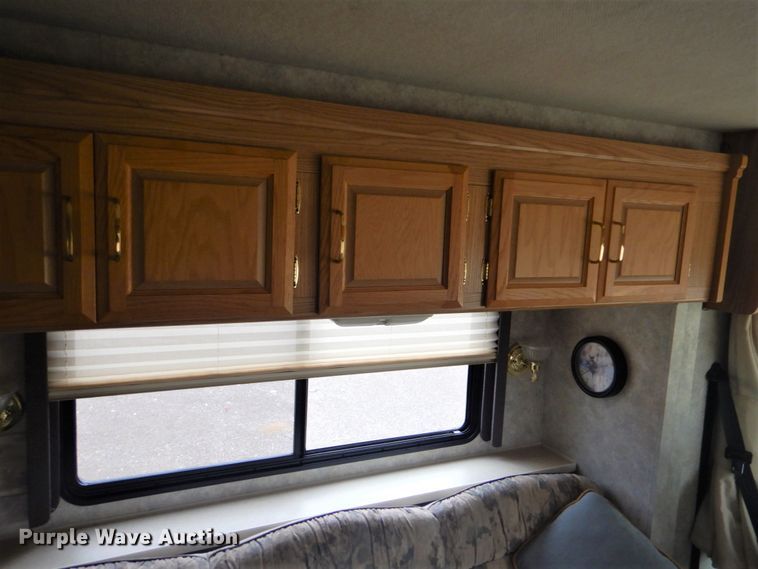 image for item GF9027 2001 Fleetwood Bounder RV