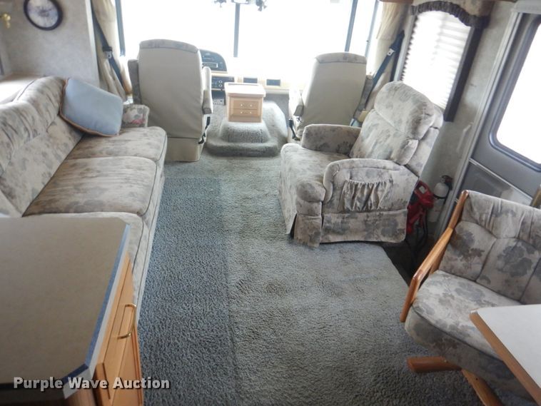 image for item GF9027 2001 Fleetwood Bounder RV