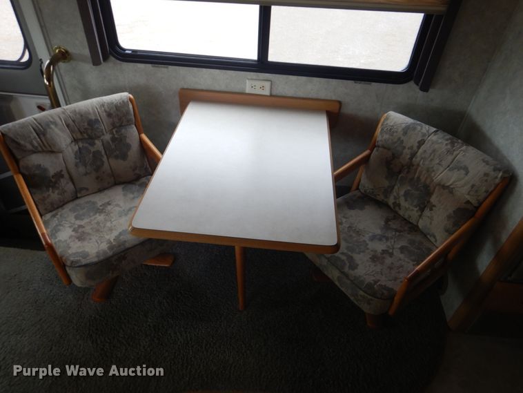 image for item GF9027 2001 Fleetwood Bounder RV