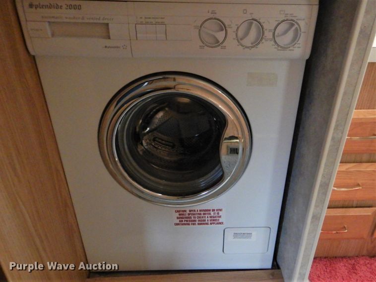 image for item GF9027 2001 Fleetwood Bounder RV