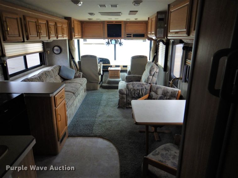 image for item GF9027 2001 Fleetwood Bounder RV