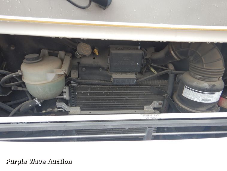 image for item GF9027 2001 Fleetwood Bounder RV