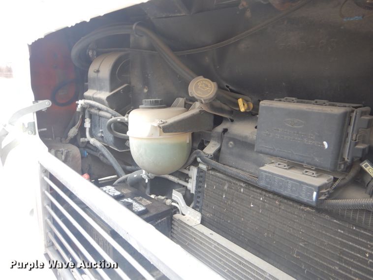 image for item GF9027 2001 Fleetwood Bounder RV