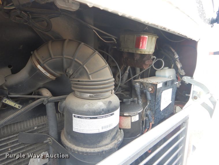 image for item GF9027 2001 Fleetwood Bounder RV