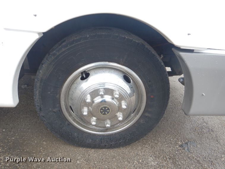 image for item GF9027 2001 Fleetwood Bounder RV